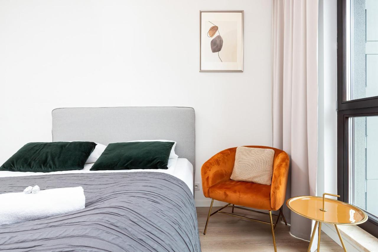 Metro Plocka Exquisite Apartments By Noclegi Renters Warschau Exterior foto