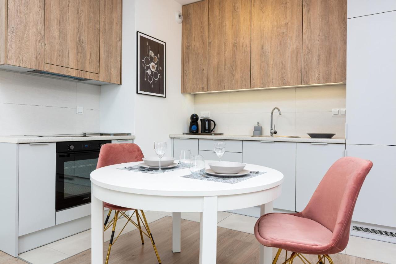 Metro Plocka Exquisite Apartments By Noclegi Renters Warschau Exterior foto